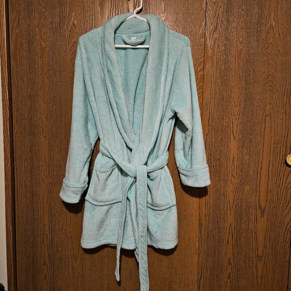 Women's one size seas-foam green bathrobe. Like new